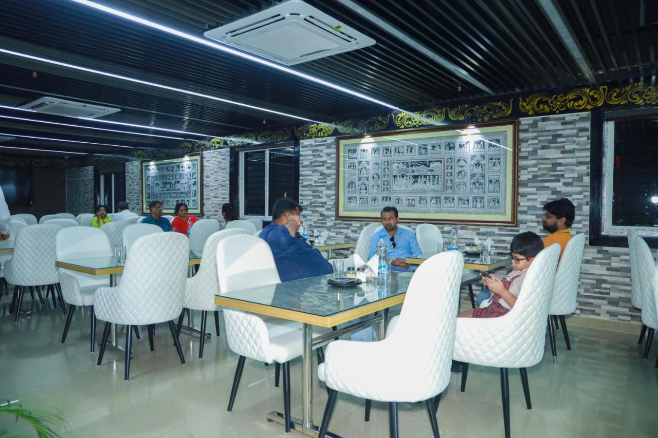 Harekrishna Hotel & Restaurant Bhubaneswar Ngoại thất bức ảnh