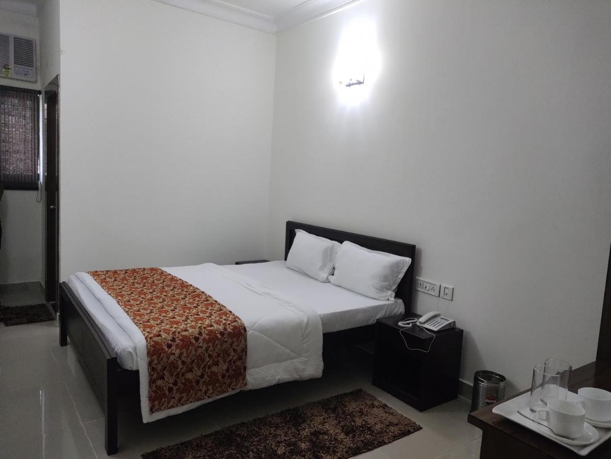 Harekrishna Hotel & Restaurant Bhubaneswar Ngoại thất bức ảnh